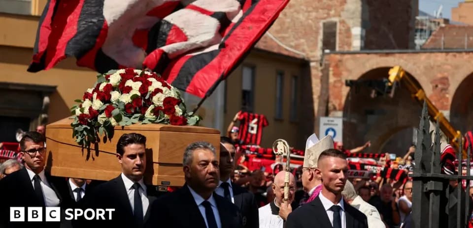 Cortejo fúnebre con ataúd y seguidores enérgicos