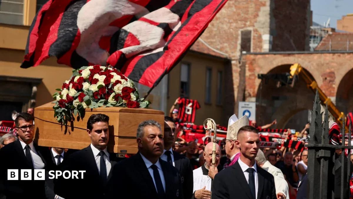 Cortejo fúnebre con ataúd y seguidores enérgicos