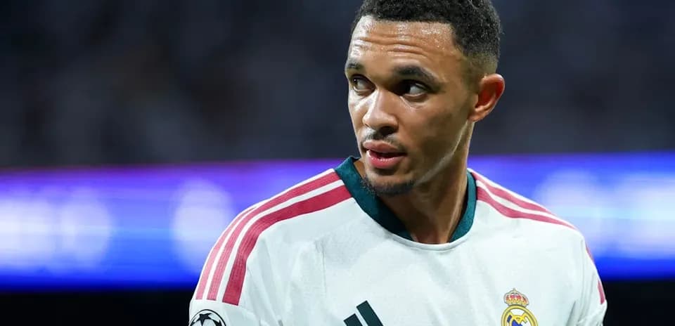 Jugador de Real Madrid en el campo durante partido