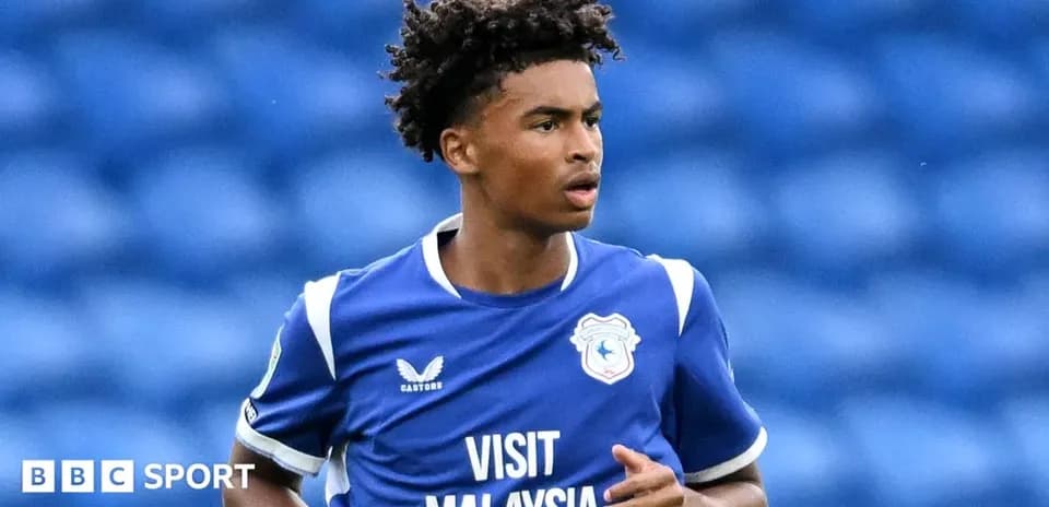Jugador de Cardiff City en acción durante partido