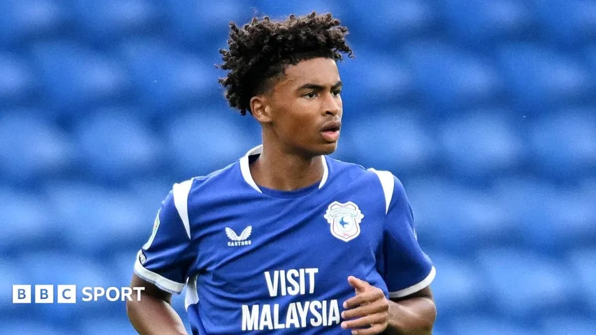 Jugador de Cardiff City en acción durante partido