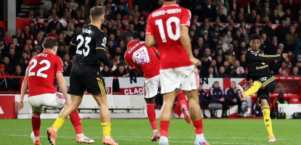 Hudson-Odoi dispara en el partido contra Nottingham