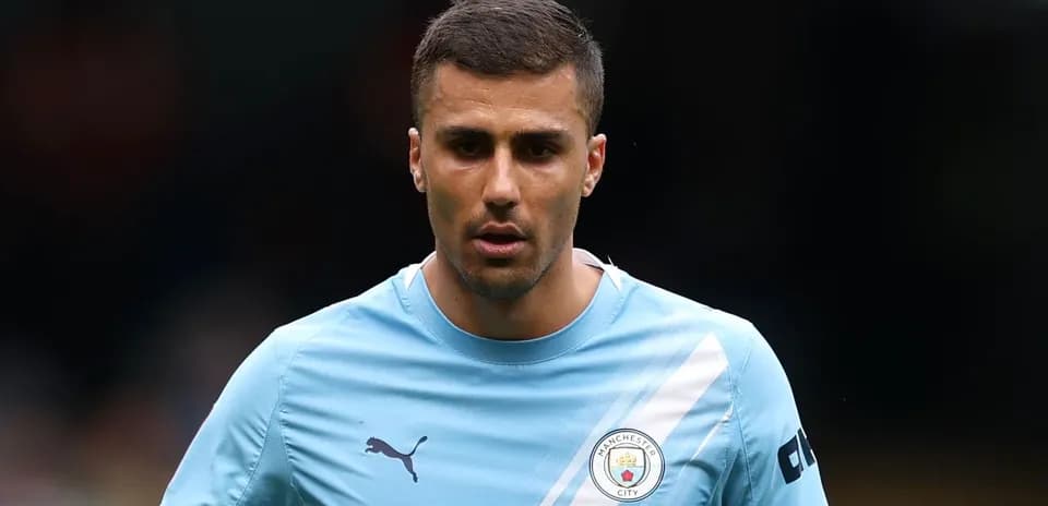 Jugador de Manchester City en uniforme azul