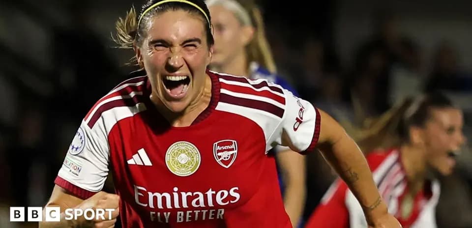 Jugadora de Arsenal celebrando un gol en partido