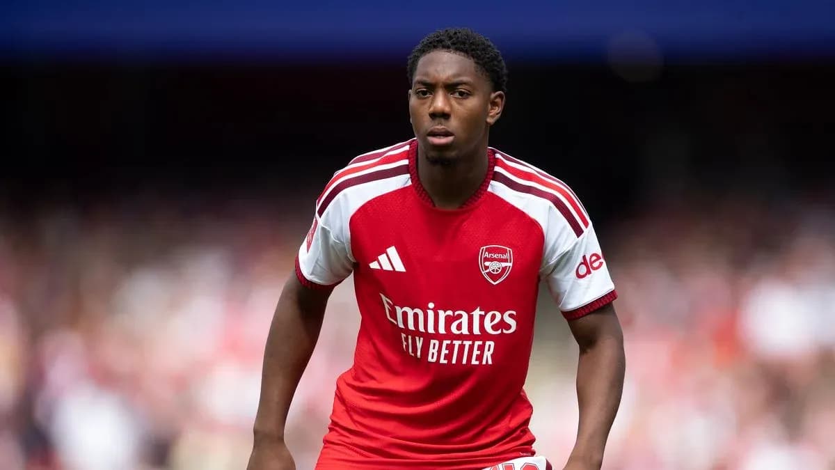 Jugador de Arsenal en acción durante un partido