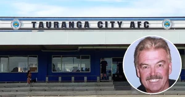 Edificio de Tauranga City AFC con personas afuera