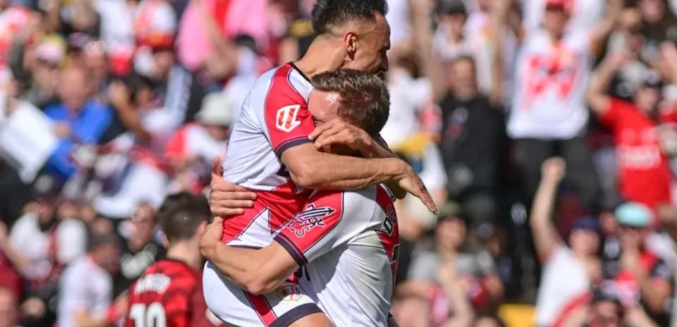 Jugadores de Rayo Vallecano celebrando un gol