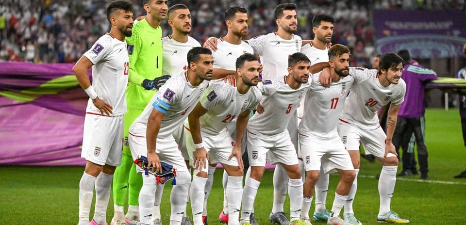 Equipo de Irán posando antes del partido