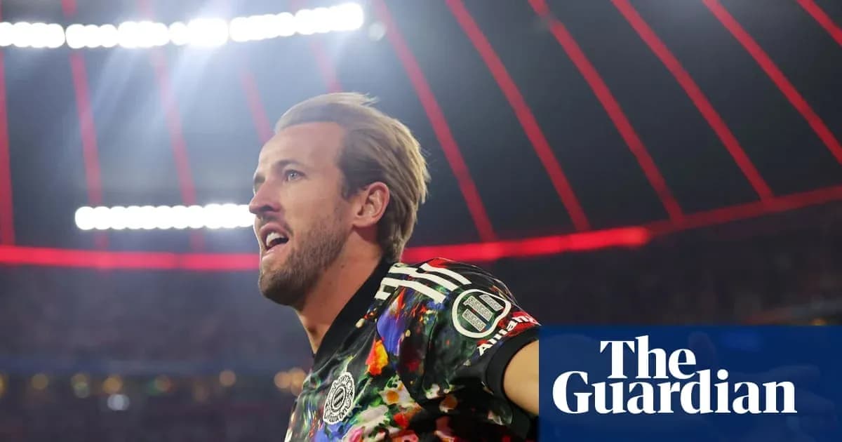 Jugador celebrando en estadio con luces brillantes