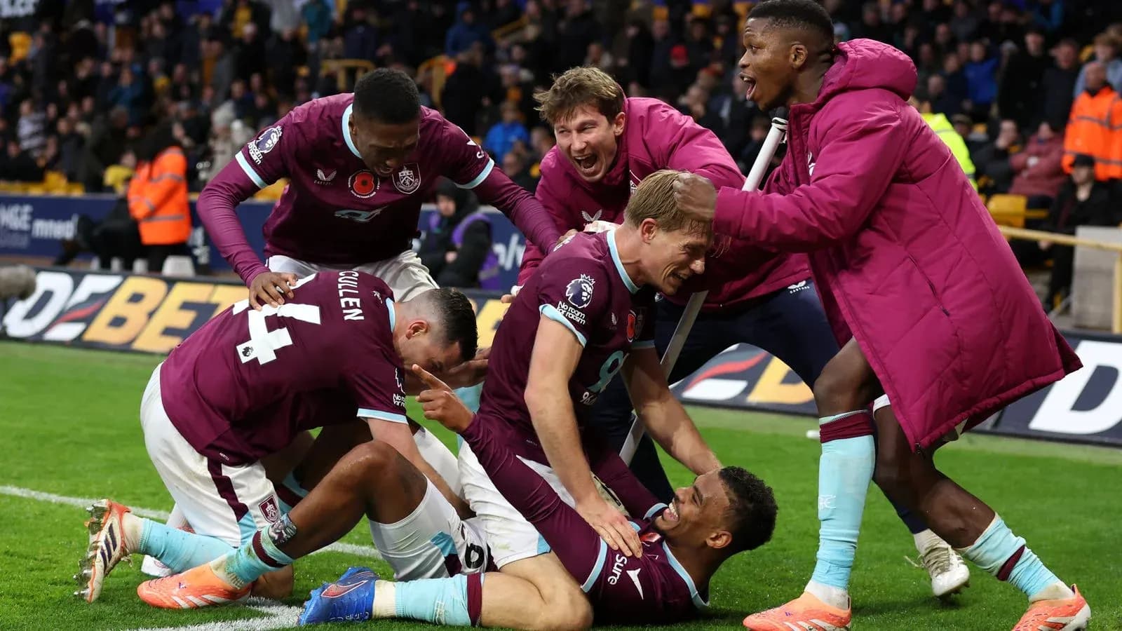 Celebración de gol de jugadores de Burnley