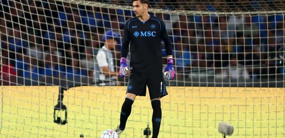 Portero de Napoli preparado para el juego