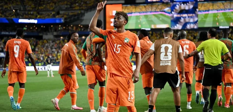 Jugador de Costa de Marfil celebrando en el partido