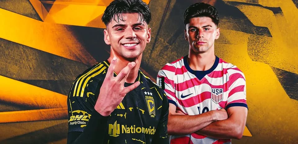 Jugadores posando con camisetas de sus selecciones