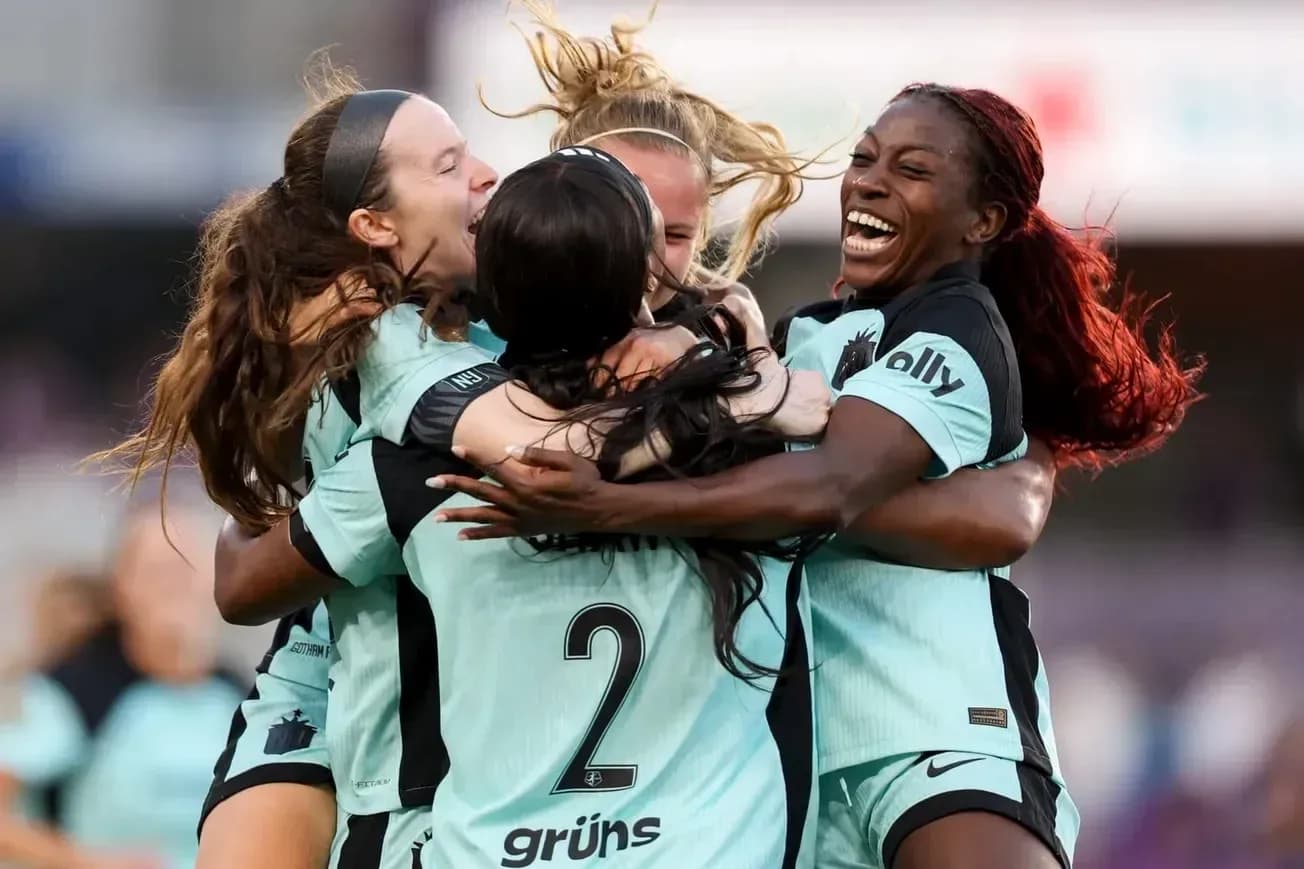 Jugadoras de Gotham FC celebrando un gol
