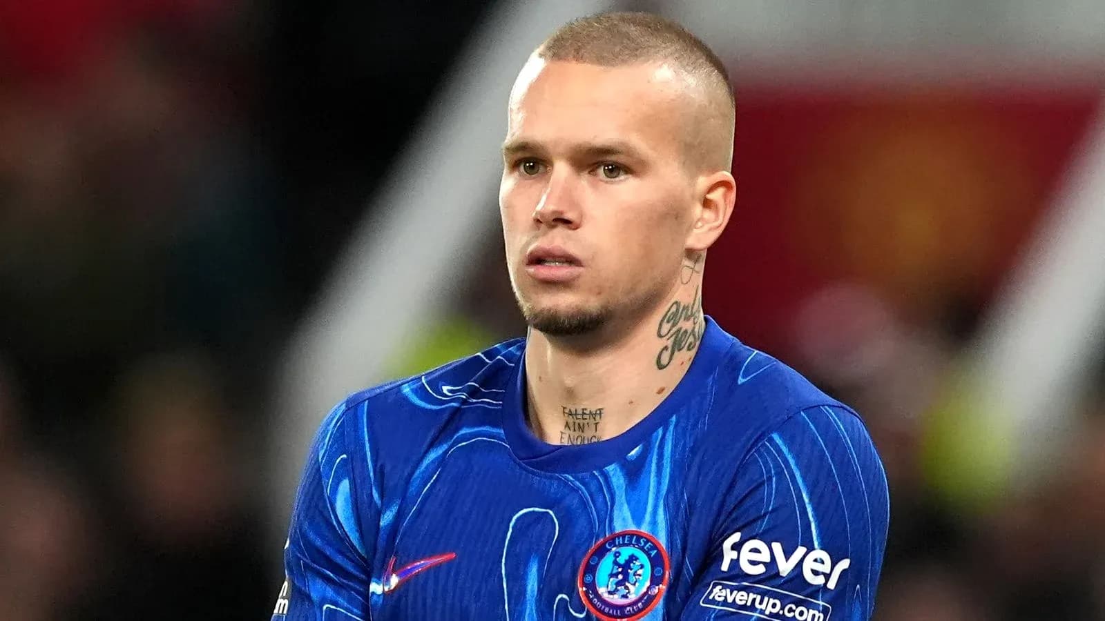 Jugador de Chelsea en el campo durante un partido