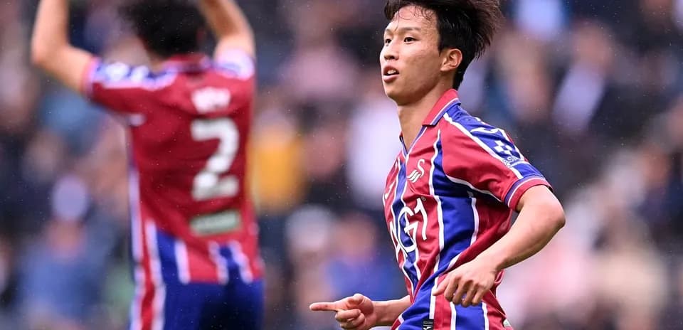 Jugador celebrando un gol durante el partido