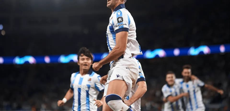 Jugador de Real Sociedad celebrando un gol