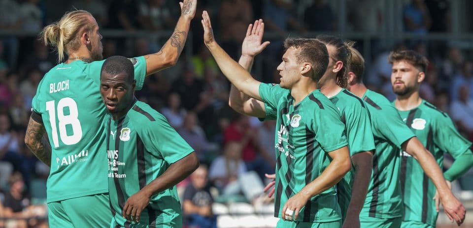 Jugadores de Holzheimer SG celebrando un gol