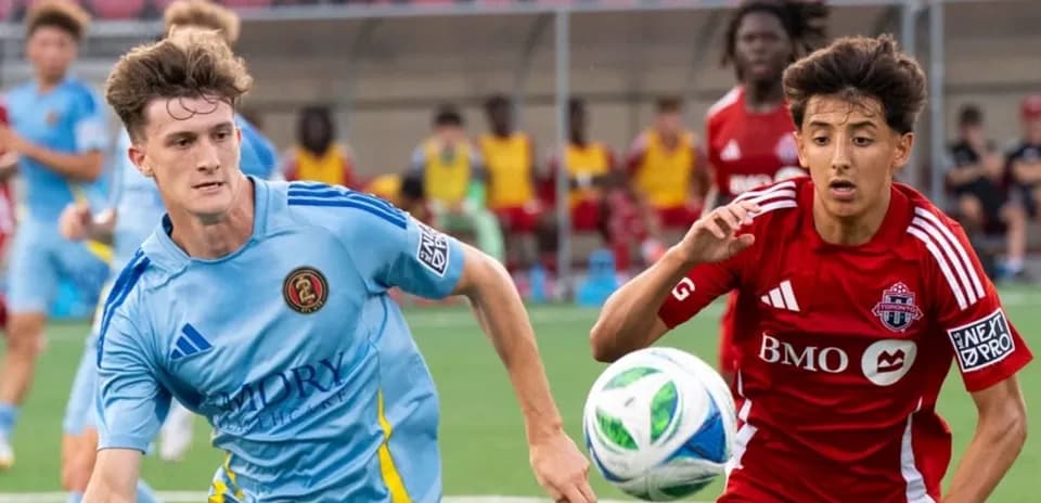 Jugadores de Atlanta United II y Toronto II en acción