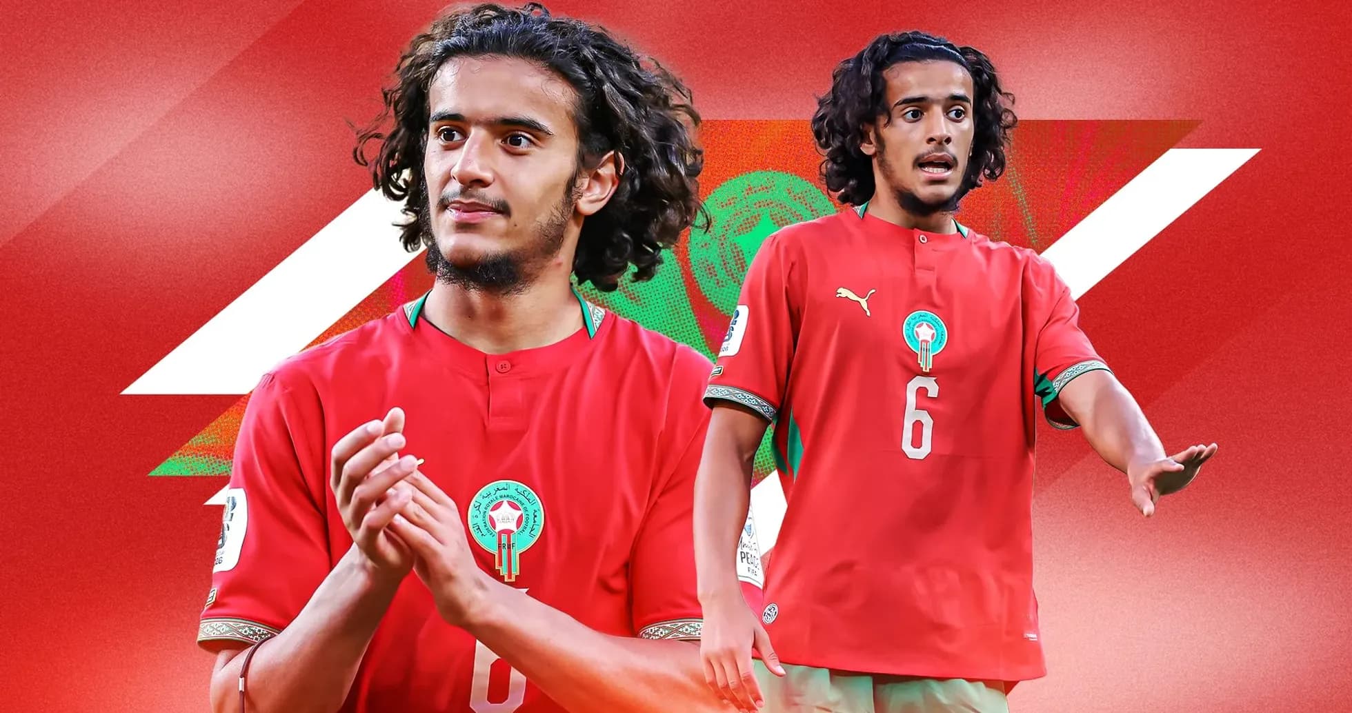 Jugador de Marruecos en camiseta roja durante partido