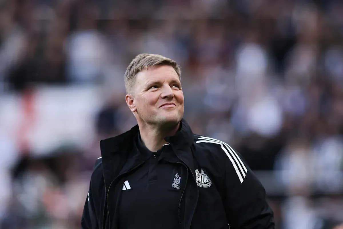 Entrenador de Newcastle United en el campo