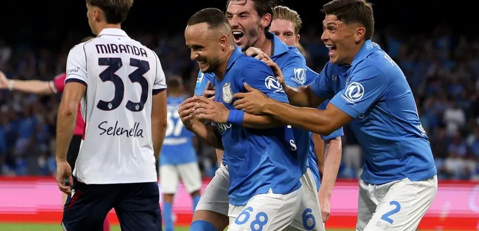 Jugadores de Napoli celebrando un gol