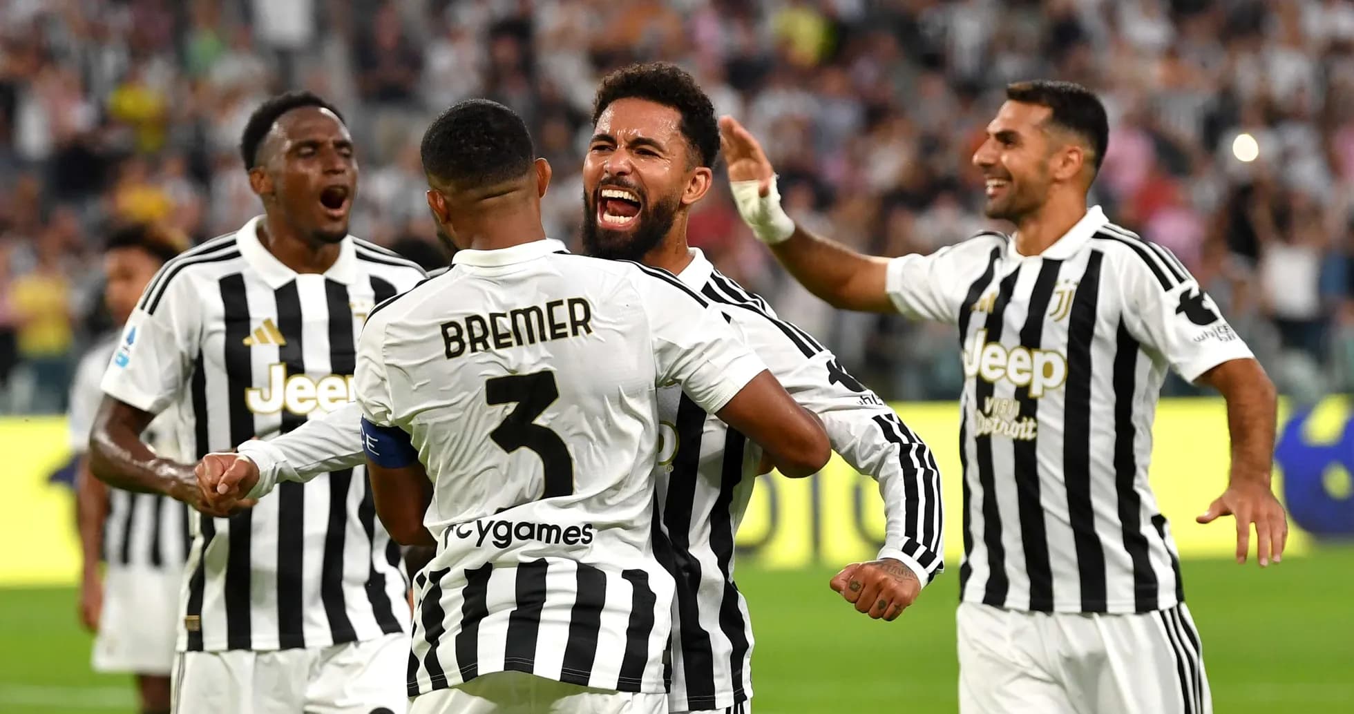 Jugadores de Juventus celebrando un gol