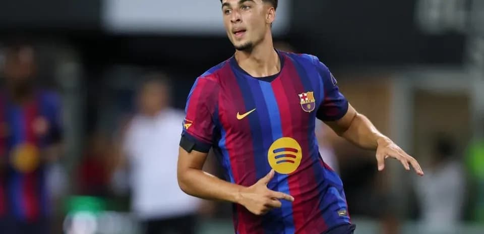 Jugador del Barcelona celebrando una jugada en el campo