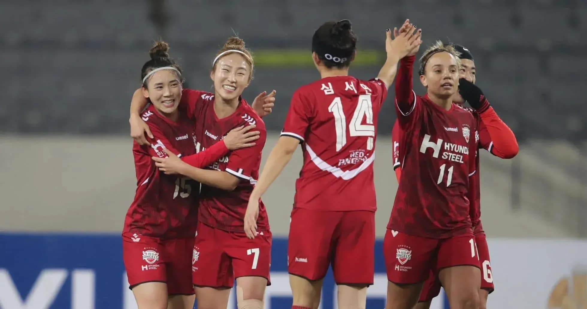 Jugadoras de Incheon Red Angels celebrando un gol