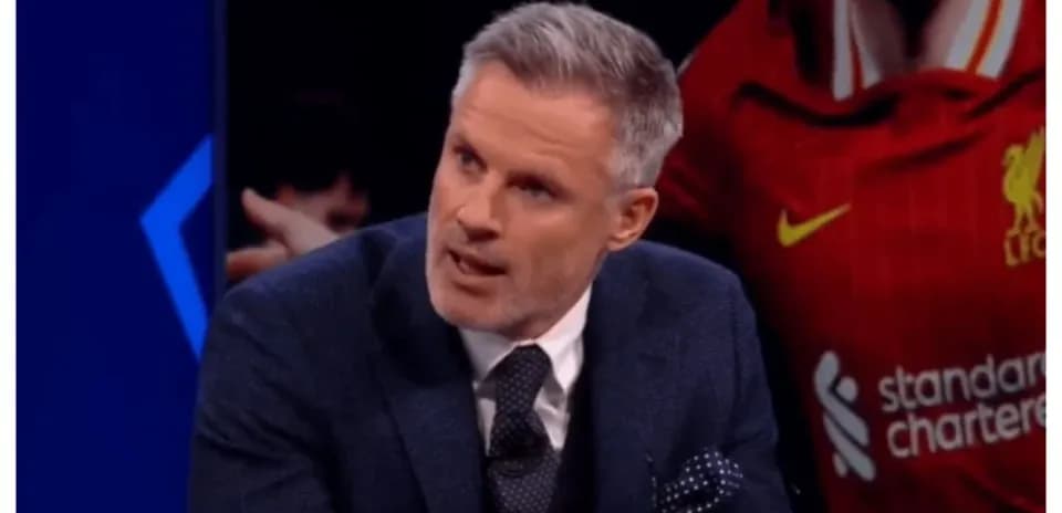 Analista discutiendo durante programa de fútbol