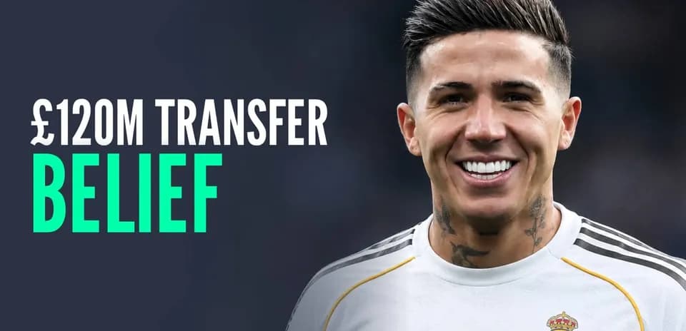 Jugador sonriendo con camiseta del Real Madrid