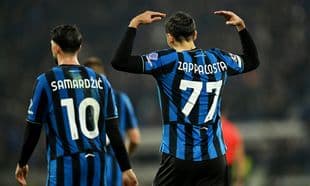 Zappacosta celebra un gol en el partido