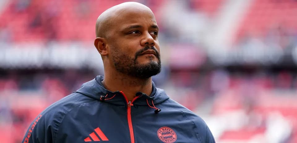 Entrenador de FC Bayern München en el estadio