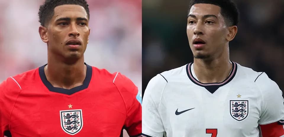 Dos jugadores de Inglaterra en sus camisetas de selección