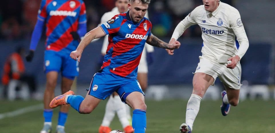 Análisis de la batalla estratégica entre FC Porto y Plzen.jpg