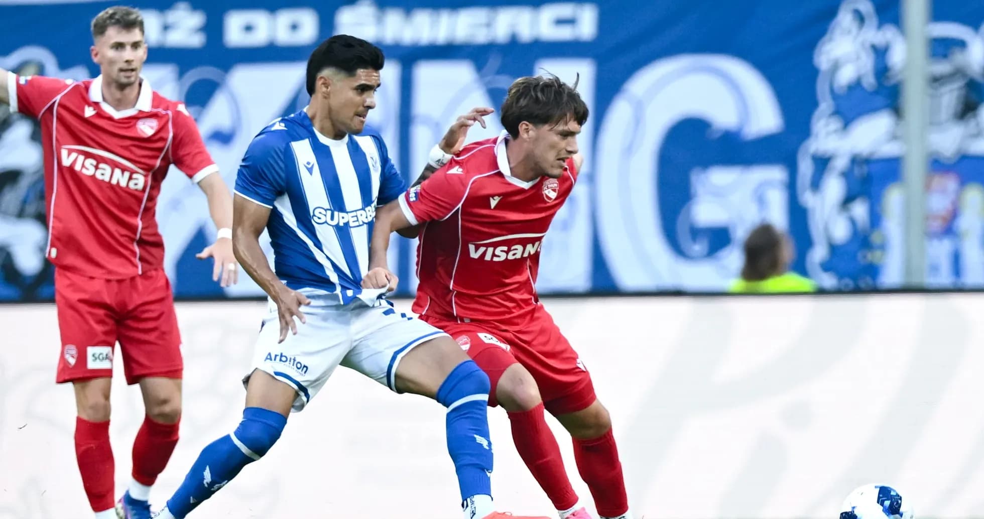 Jugador de Lech Poznan contra FC Thun
