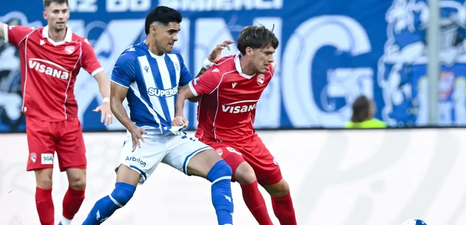 Jugador de Lech Poznan contra FC Thun