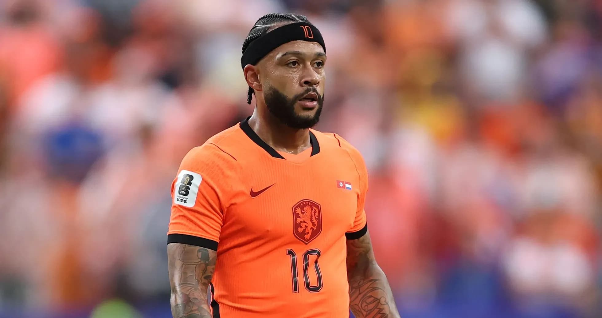 Jugador de los Países Bajos en camiseta naranja durante partido