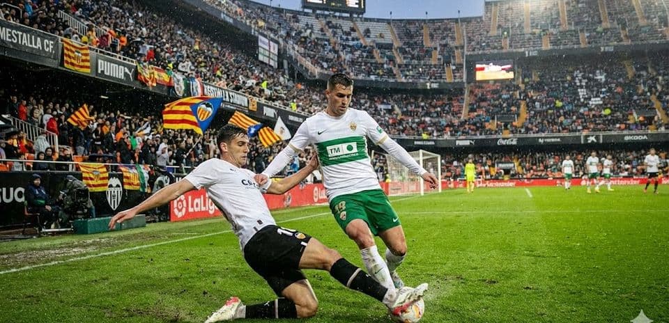 Valencia busca victoria vital ante Elche en La Liga.jpg