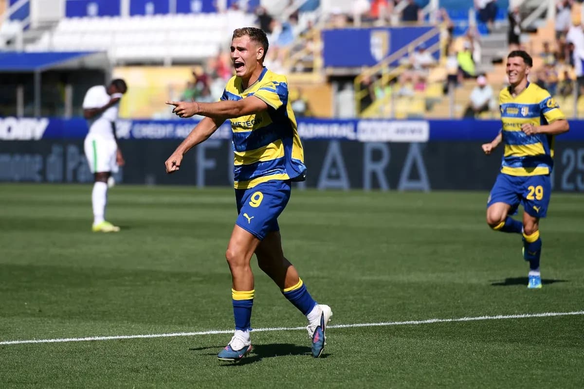 Jugador de Parma celebrando un gol