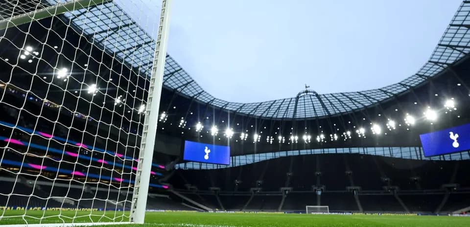 Vista de la portería en el estadio Tottenham Hotspur