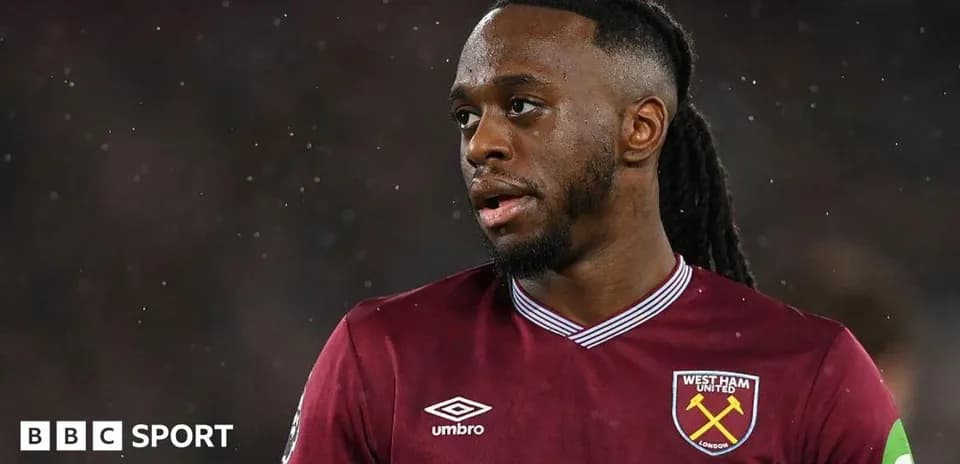 Jugador de West Ham United en acción durante el partido