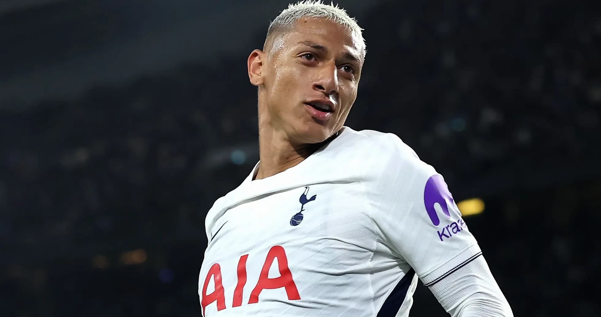 Jugador de Tottenham celebrando un gol en el partido