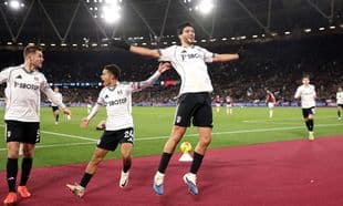 Jugadores de Fulham celebrando un gol
