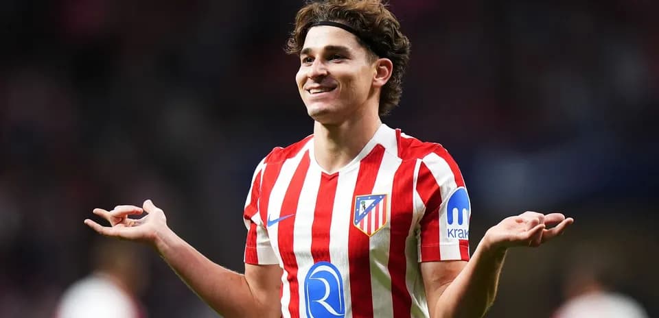 Jugador de Atlético de Madrid celebrando en el campo