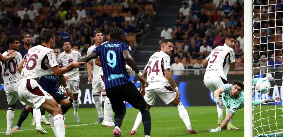 Jugadores de Torino e Inter en acción