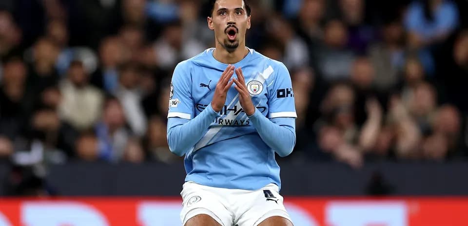 Jugador de Manchester City en acción durante el partido