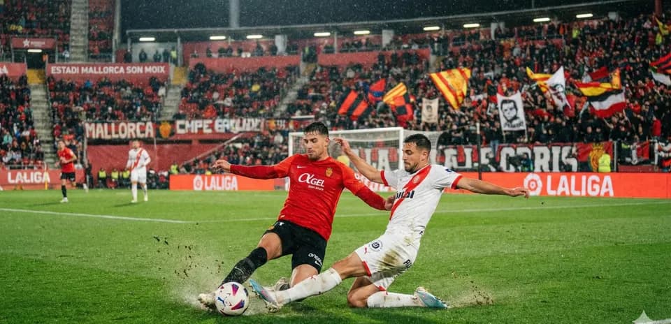 Girona vence a Mallorca en un duelo decisivo de La Liga.webp