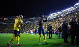 Jugadores de Club América celebrando con la afición
