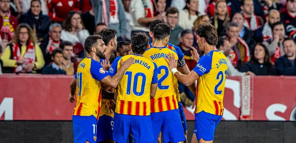 Jugadores del Valencia celebrando un gol